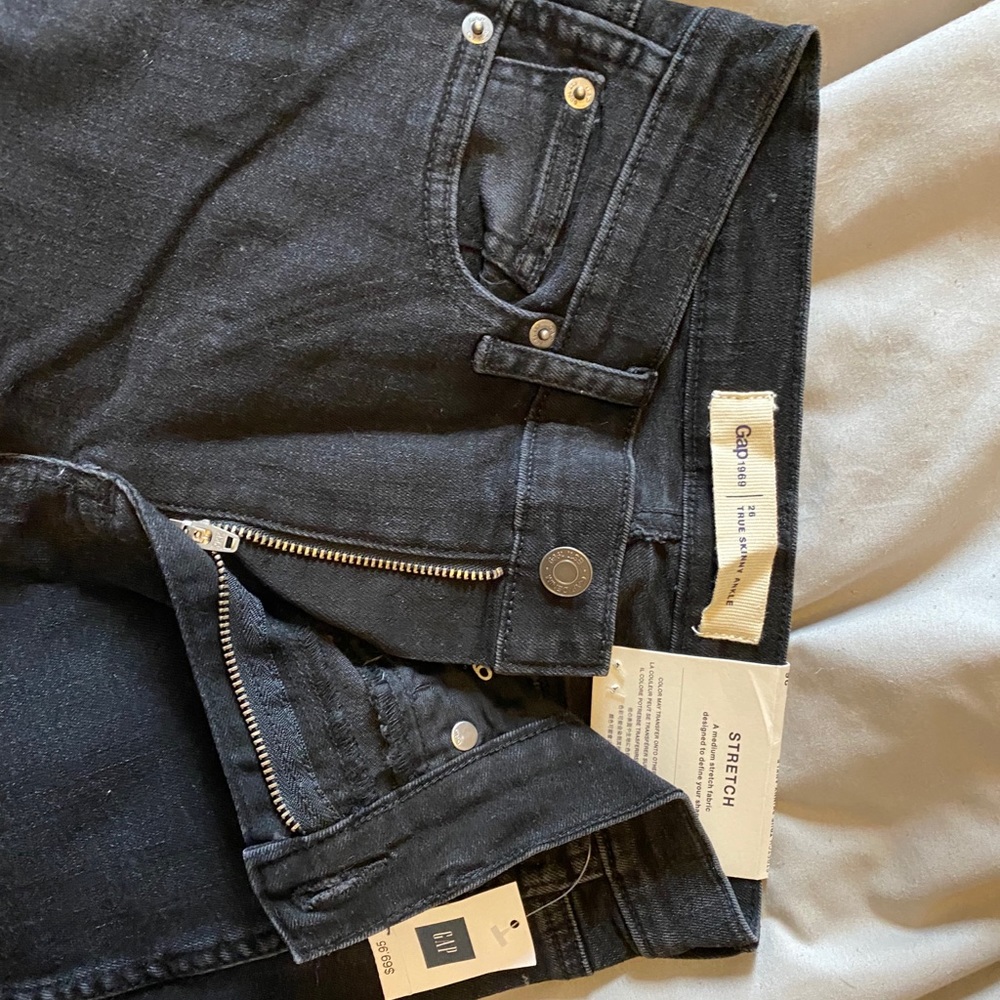 Gap true skinny ankle- size 26